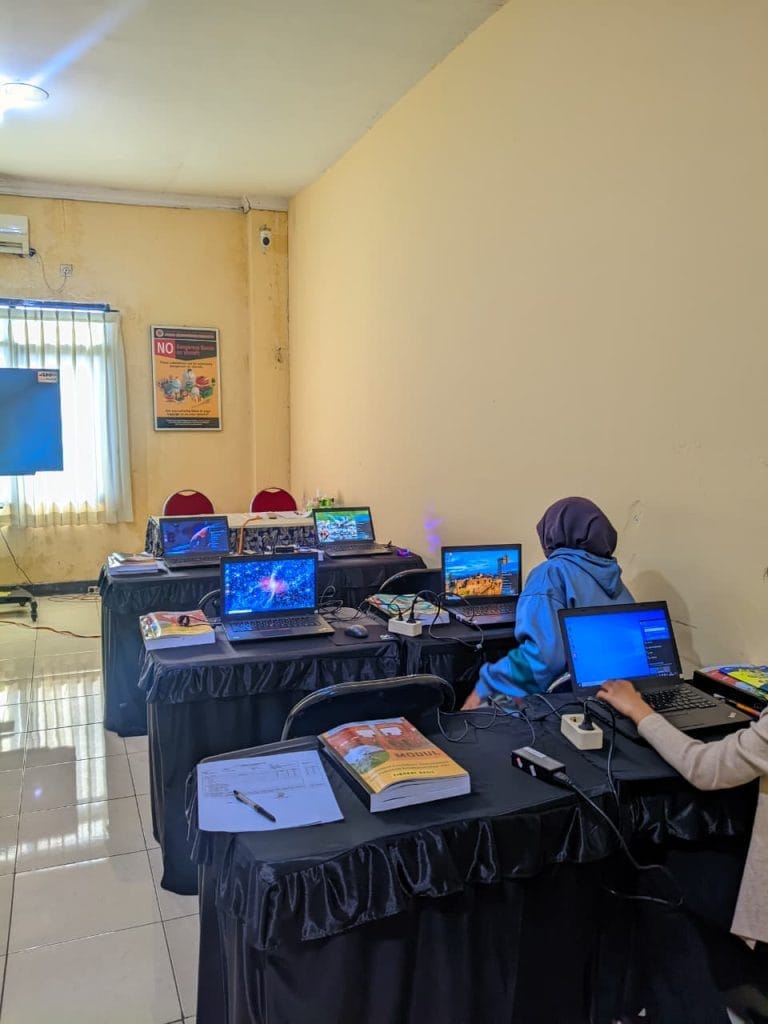 7 UNIT LAPTOP AVIASI KRISNUGROHO